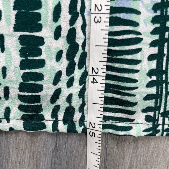 ***Halogen Green White Pattern Tank - Picture 7 of 9